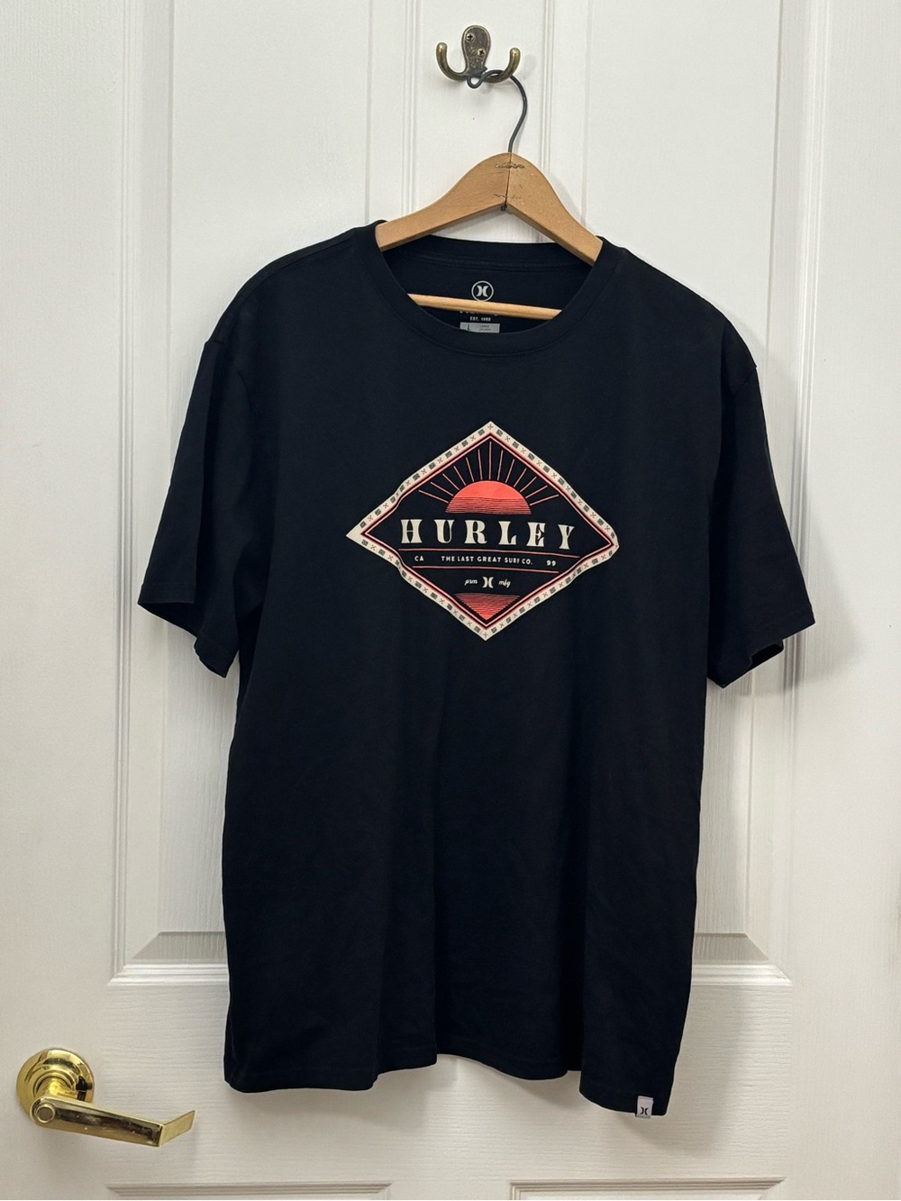 Hurley The Last Great Surf Co Large Black Graphic Tee